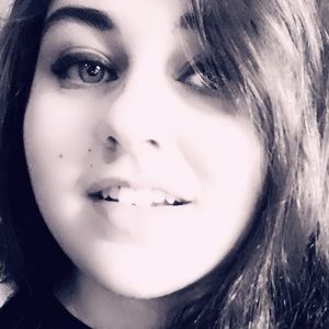 Meet your Posher, Layla